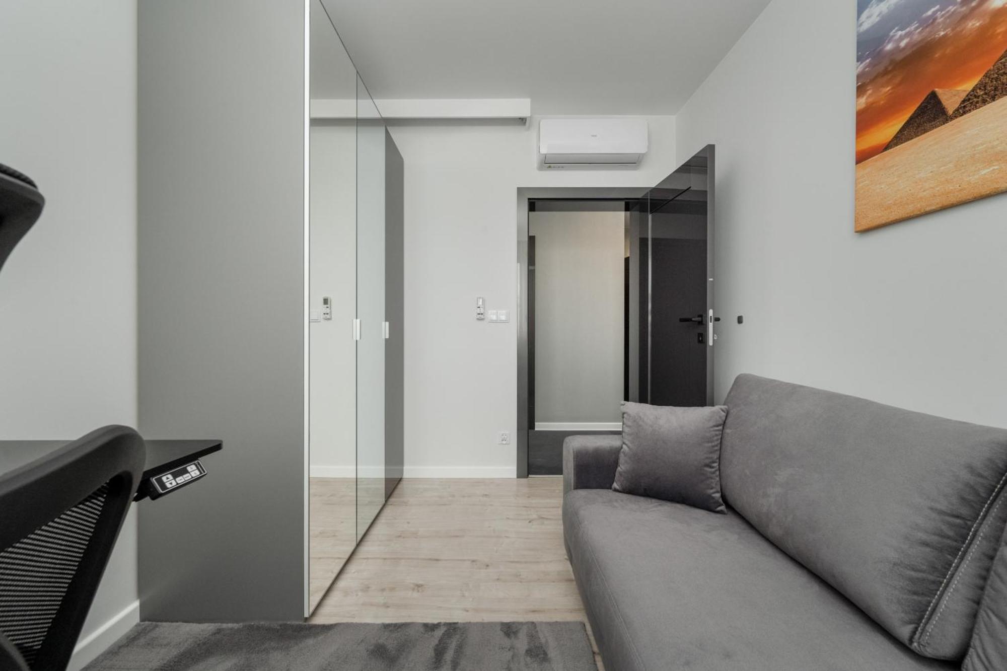 Luksusowy Apartament Z 3 Sypialniami, Klimatyzacja, Parkingiem I Biurkiem We Wroclawiu By Renters Prestige Eksteriør bilde